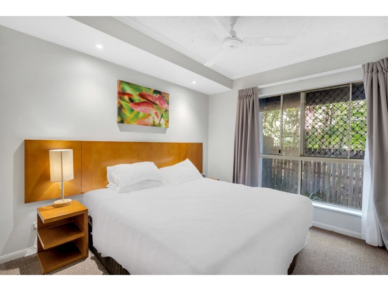801/2-10 Greenslopes Street, Cairns North QLD 4870