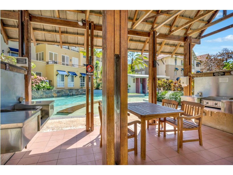 801/2-10 Greenslopes Street, Cairns North QLD 4870