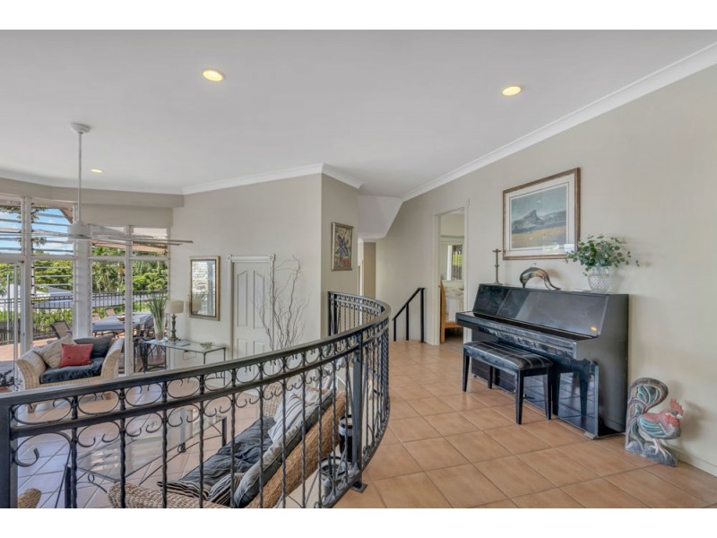 39 Summer Hill Drive, Mooroobool QLD 4870