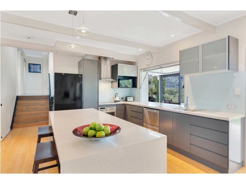 28 Atherton Street, Whitfield QLD 4870