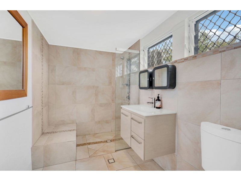 28 Atherton Street, Whitfield QLD 4870