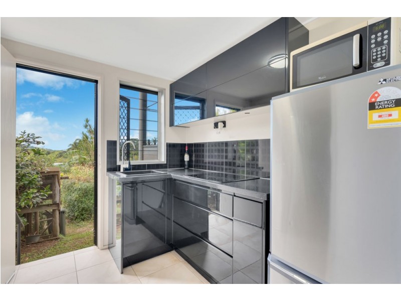 28 Atherton Street, Whitfield QLD 4870