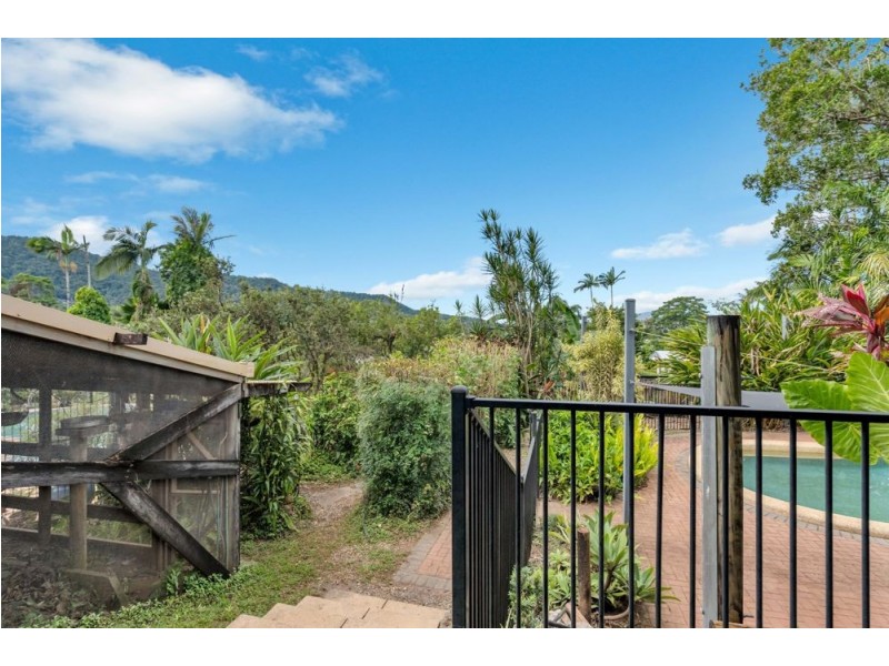 28 Atherton Street, Whitfield QLD 4870