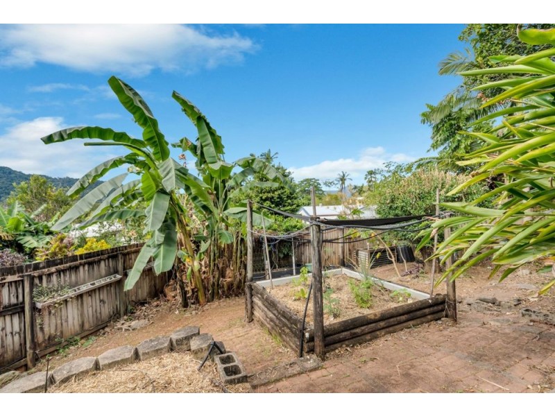 28 Atherton Street, Whitfield QLD 4870