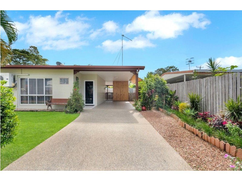 4 Carina Close, White Rock QLD 4868