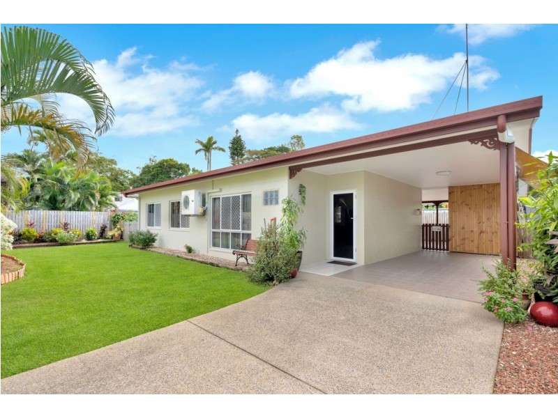 4 Carina Close, White Rock QLD 4868