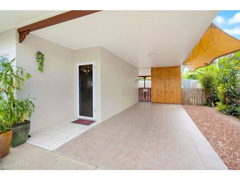 4 Carina Close, White Rock QLD 4868