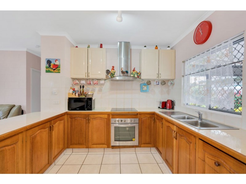 4 Carina Close, White Rock QLD 4868