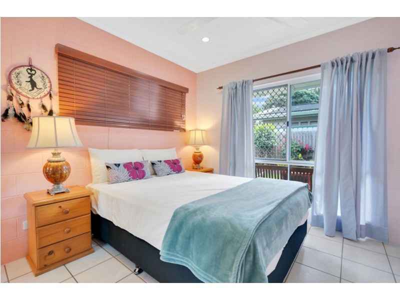 4 Carina Close, White Rock QLD 4868
