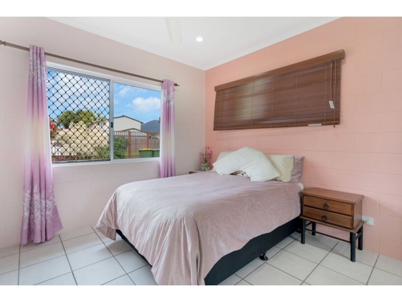 4 Carina Close, White Rock QLD 4868