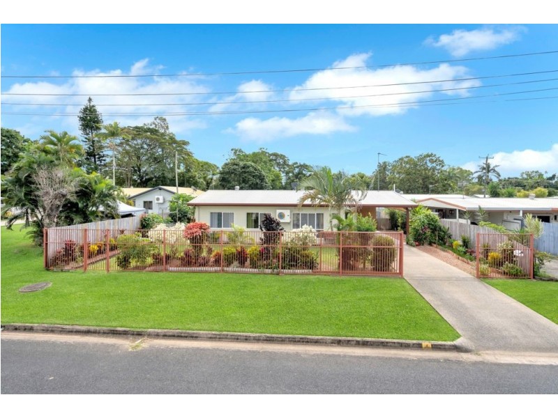 4 Carina Close, White Rock QLD 4868