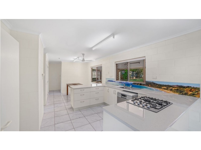 9 Velma Close, Woree QLD 4868