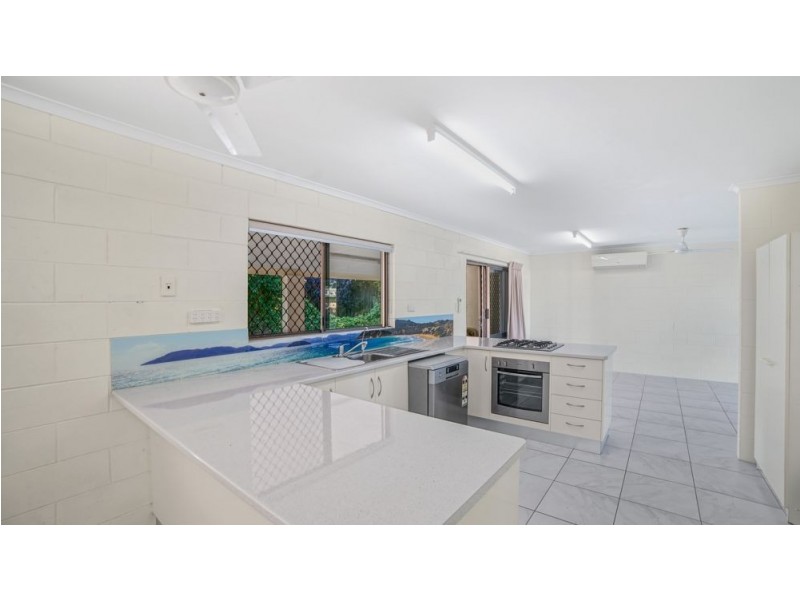 9 Velma Close, Woree QLD 4868