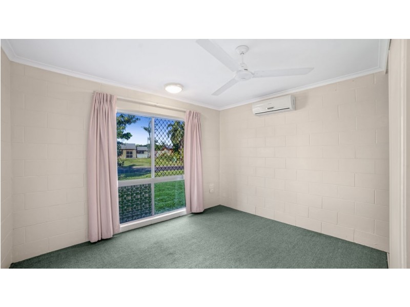 9 Velma Close, Woree QLD 4868