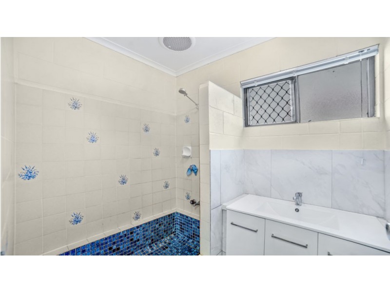 9 Velma Close, Woree QLD 4868