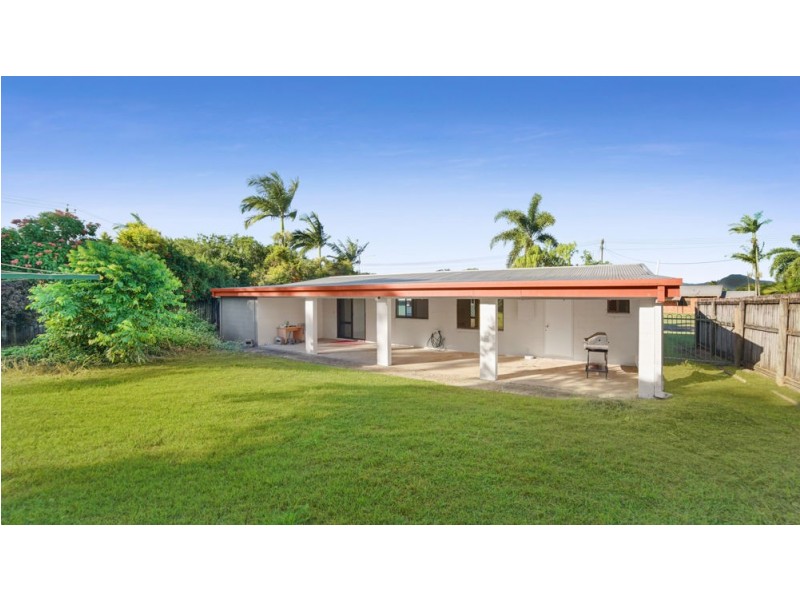 9 Velma Close, Woree QLD 4868