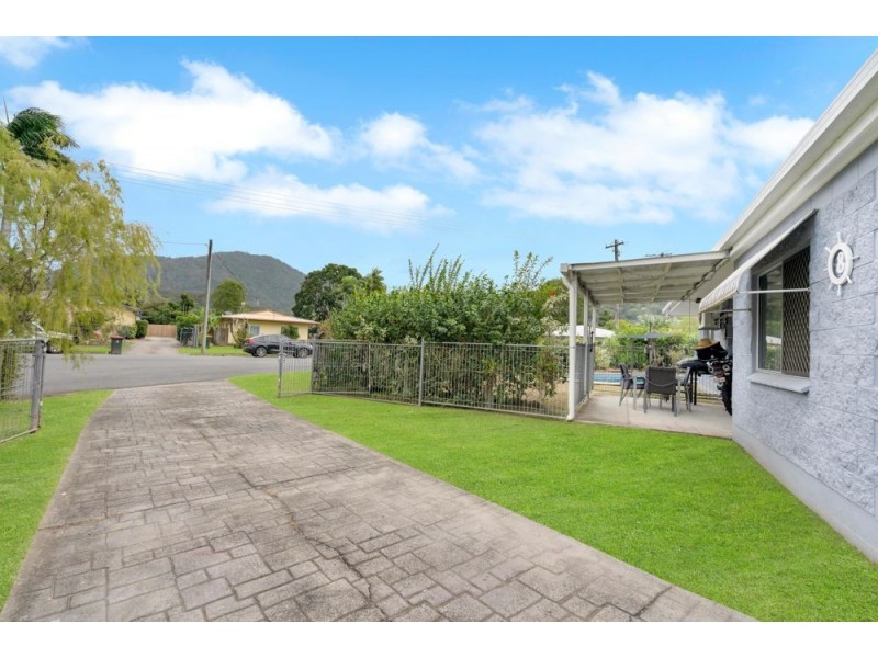 8 Trucano Close, Whitfield QLD 4870