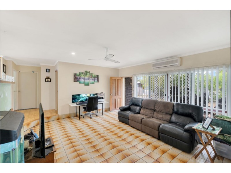 8 Trucano Close, Whitfield QLD 4870