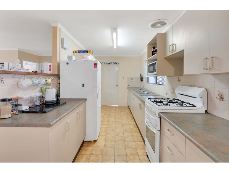 8 Trucano Close, Whitfield QLD 4870
