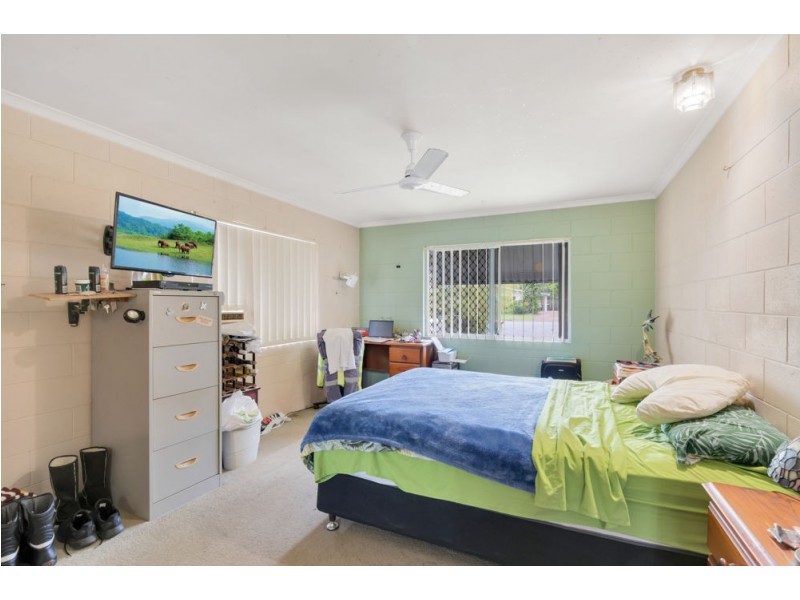 8 Trucano Close, Whitfield QLD 4870