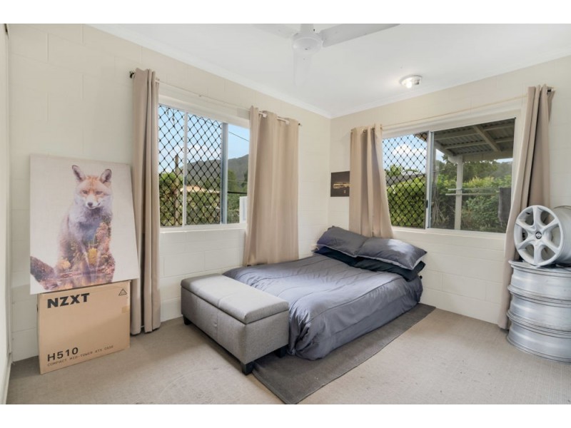 8 Trucano Close, Whitfield QLD 4870
