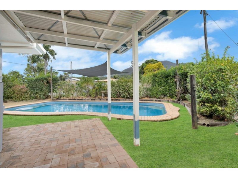 8 Trucano Close, Whitfield QLD 4870