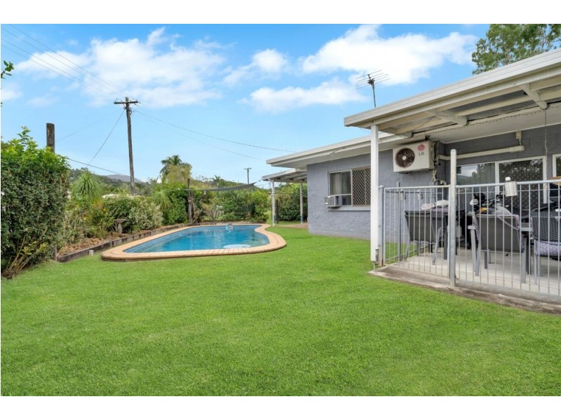 8 Trucano Close, Whitfield QLD 4870