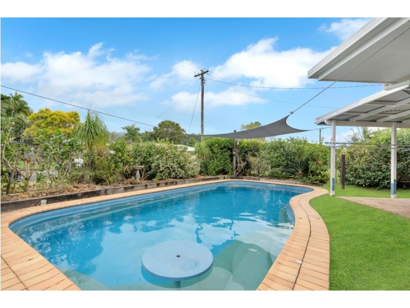 8 Trucano Close, Whitfield QLD 4870