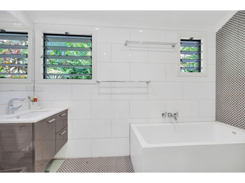 44 Hodel Street, Whitfield QLD 4870