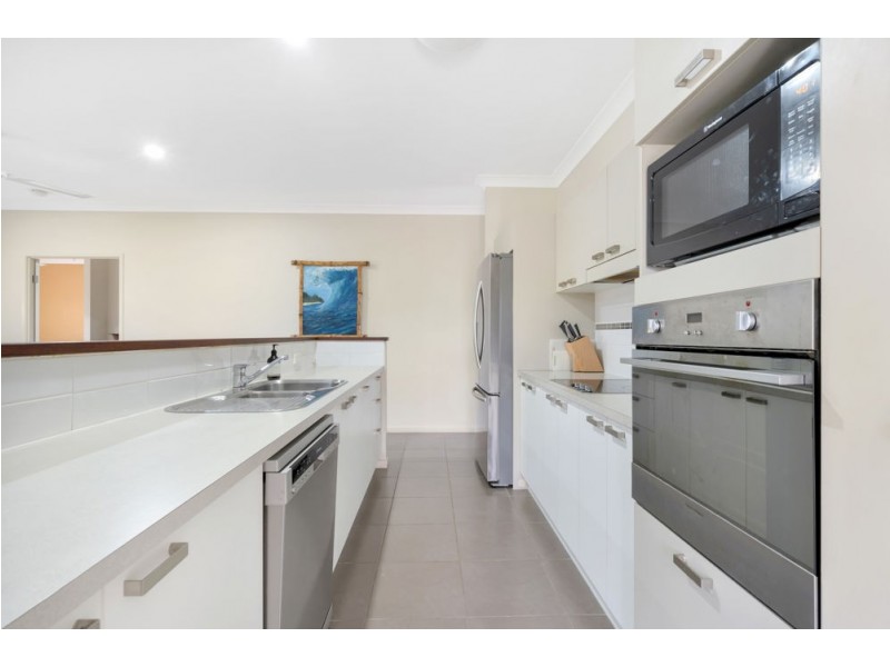 15 Goldberg Close, White Rock QLD 4868