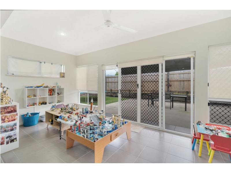 15 Goldberg Close, White Rock QLD 4868
