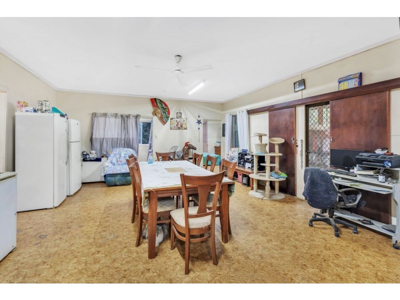 30 Peters Street, Mareeba QLD 4880