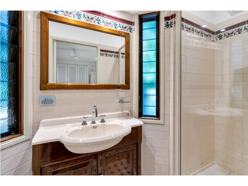 18 Glacier Road, Kamerunga QLD 4870