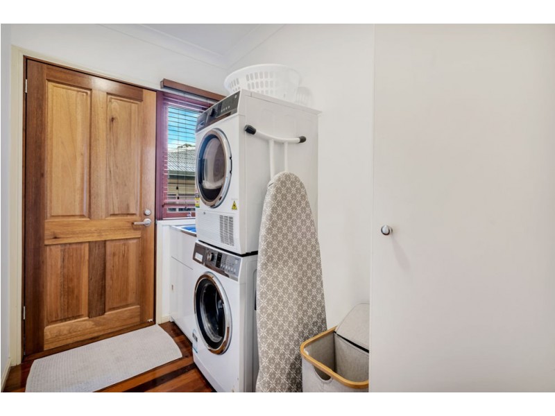 18 Glacier Road, Kamerunga QLD 4870