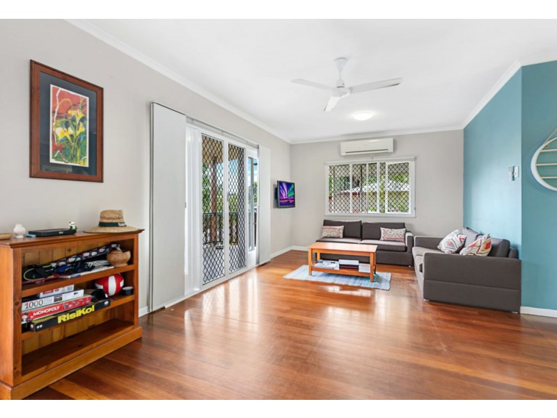 37 Miles Street, Manoora QLD 4870