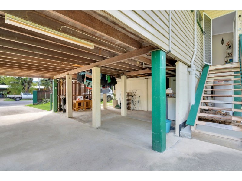37 Miles Street, Manoora QLD 4870
