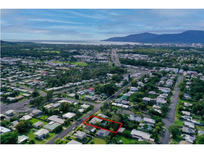 37 Miles Street, Manoora QLD 4870