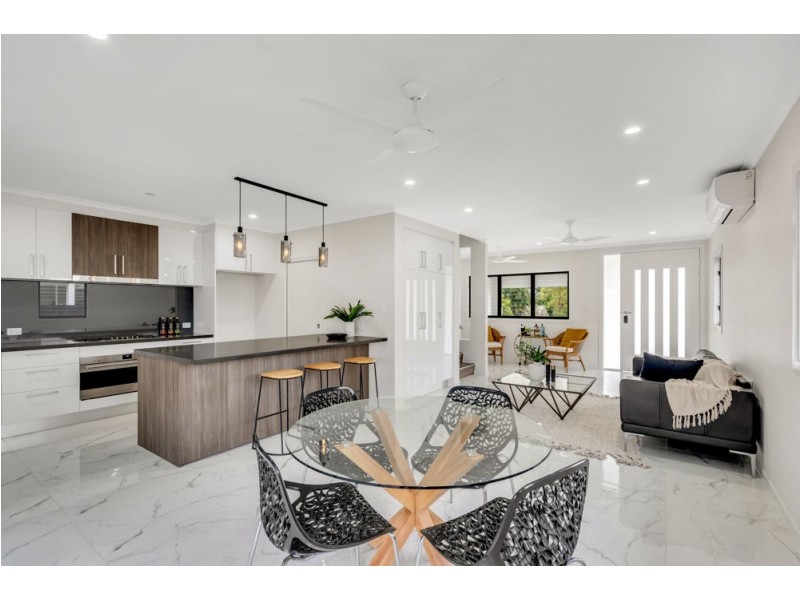 17A Smith Street, Cairns North QLD 4870