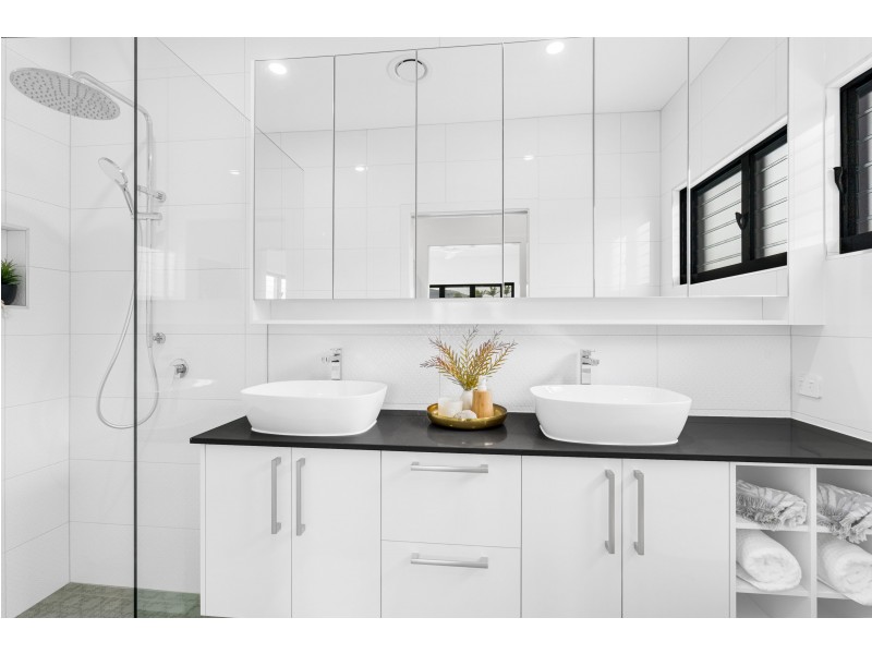 17B Smith Street, Cairns North QLD 4870