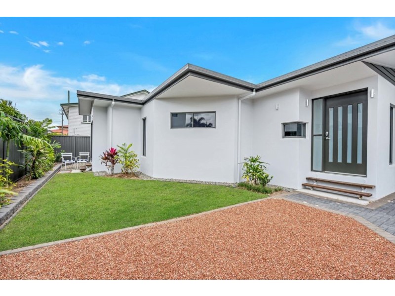 19 Smith Street, Cairns North QLD 4870