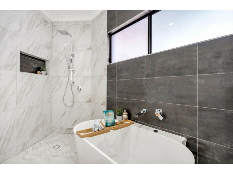 19 Smith Street, Cairns North QLD 4870