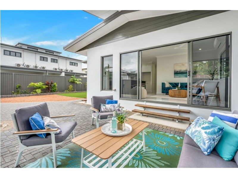 19 Smith Street, Cairns North QLD 4870