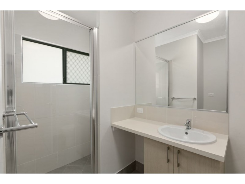 64 Murray Street, Manoora QLD 4870