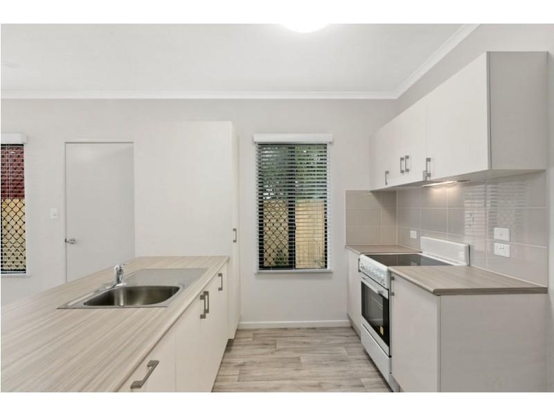 64 Murray Street, Manoora QLD 4870