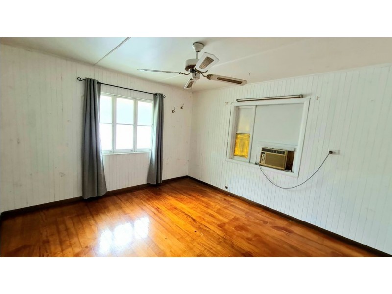 291-293 McCoombe Street, Mooroobool QLD 4870