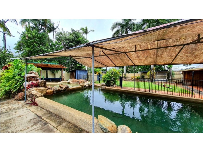 291-293 McCoombe Street, Mooroobool QLD 4870