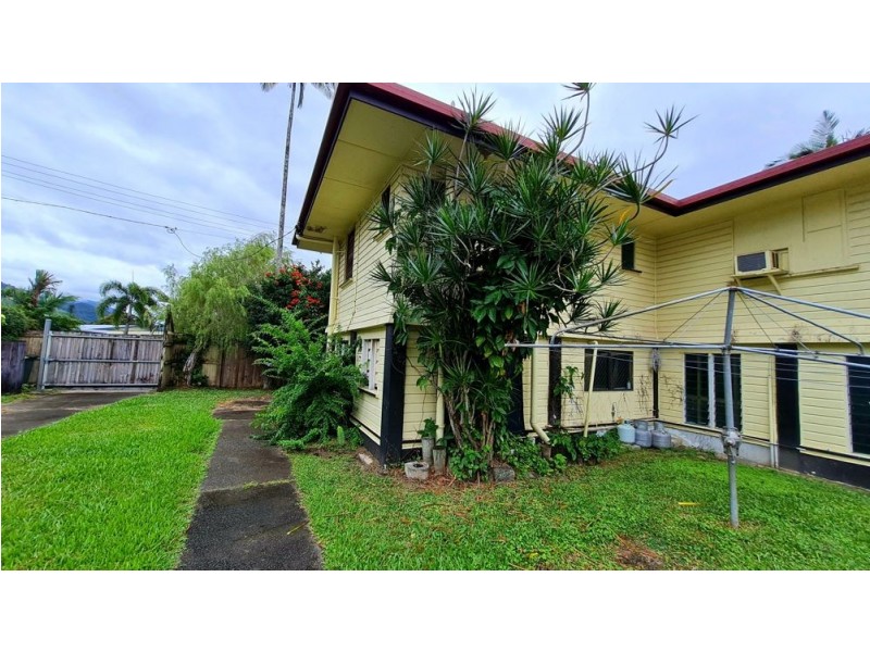 291-293 McCoombe Street, Mooroobool QLD 4870