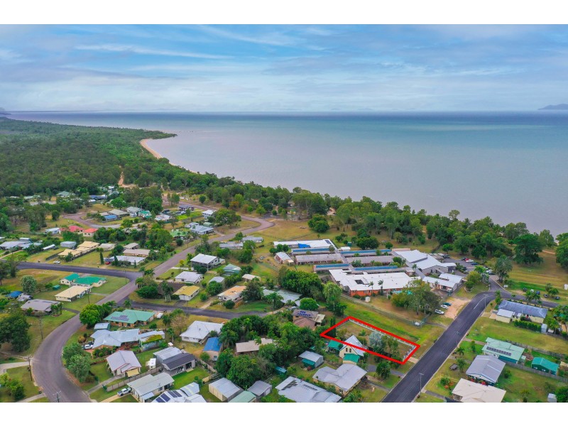 2 Albert Street, Cardwell QLD 4849