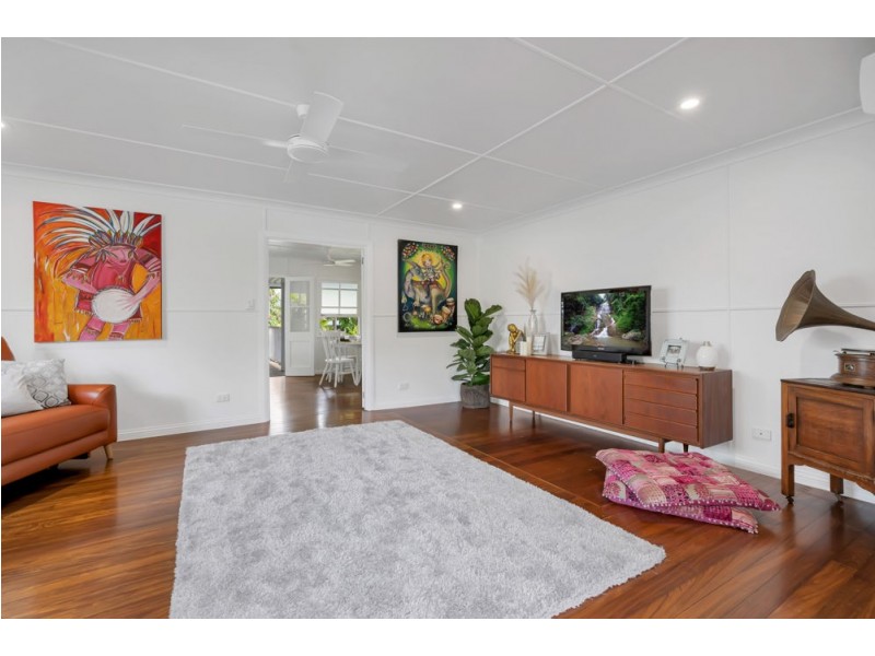 153 Greenslopes St, Edge Hill QLD 4870