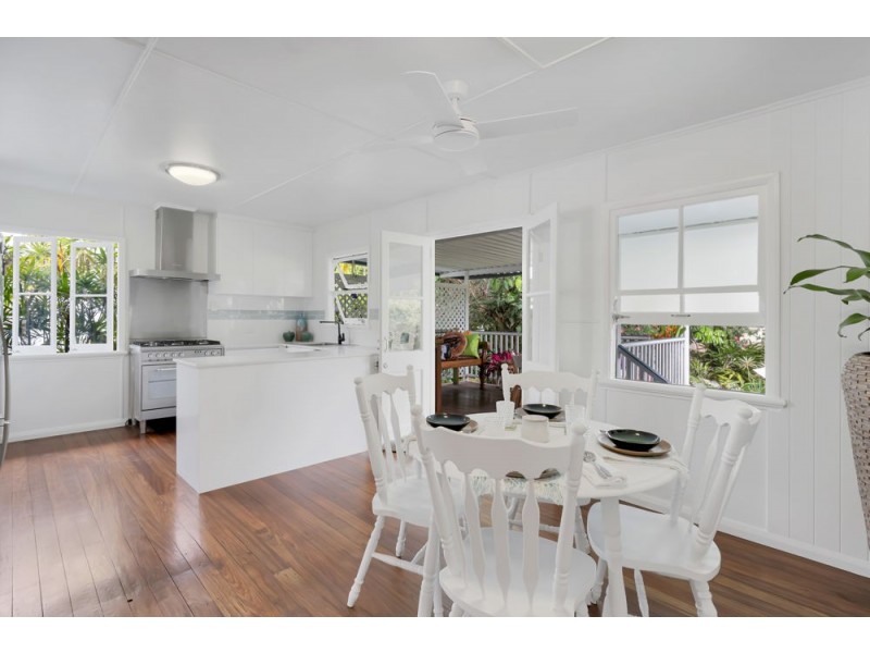 153 Greenslopes St, Edge Hill QLD 4870